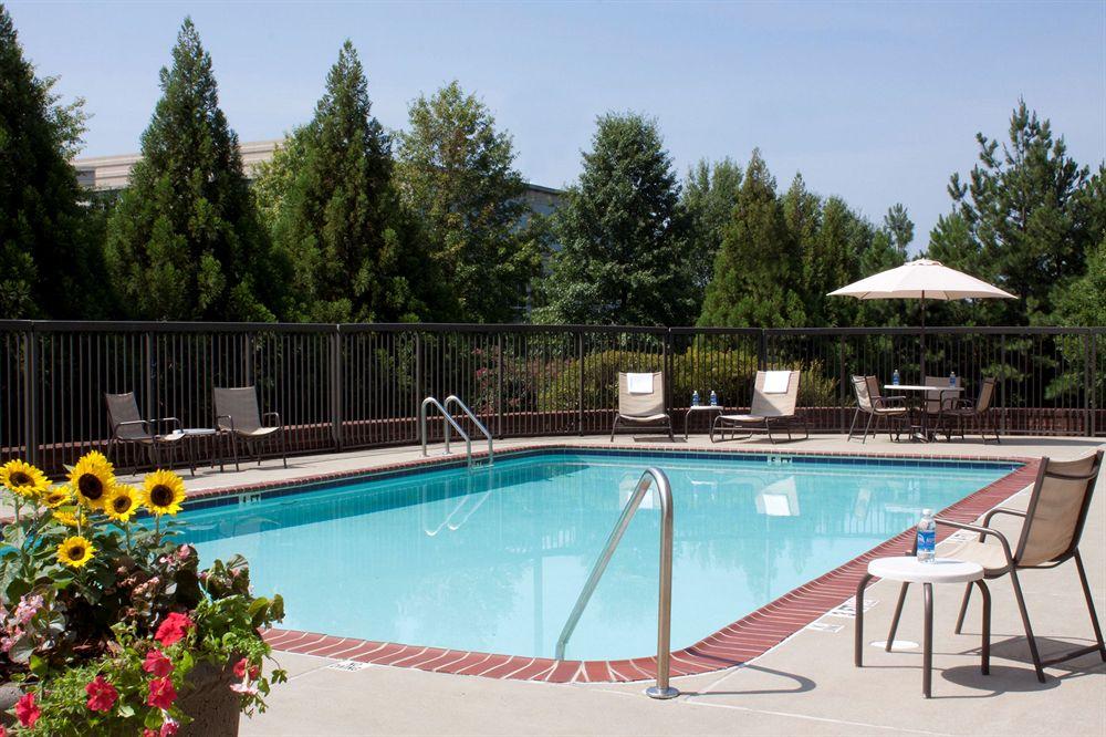 Springhill Suites By Marriott Atlanta Kennesaw Bagian luar foto