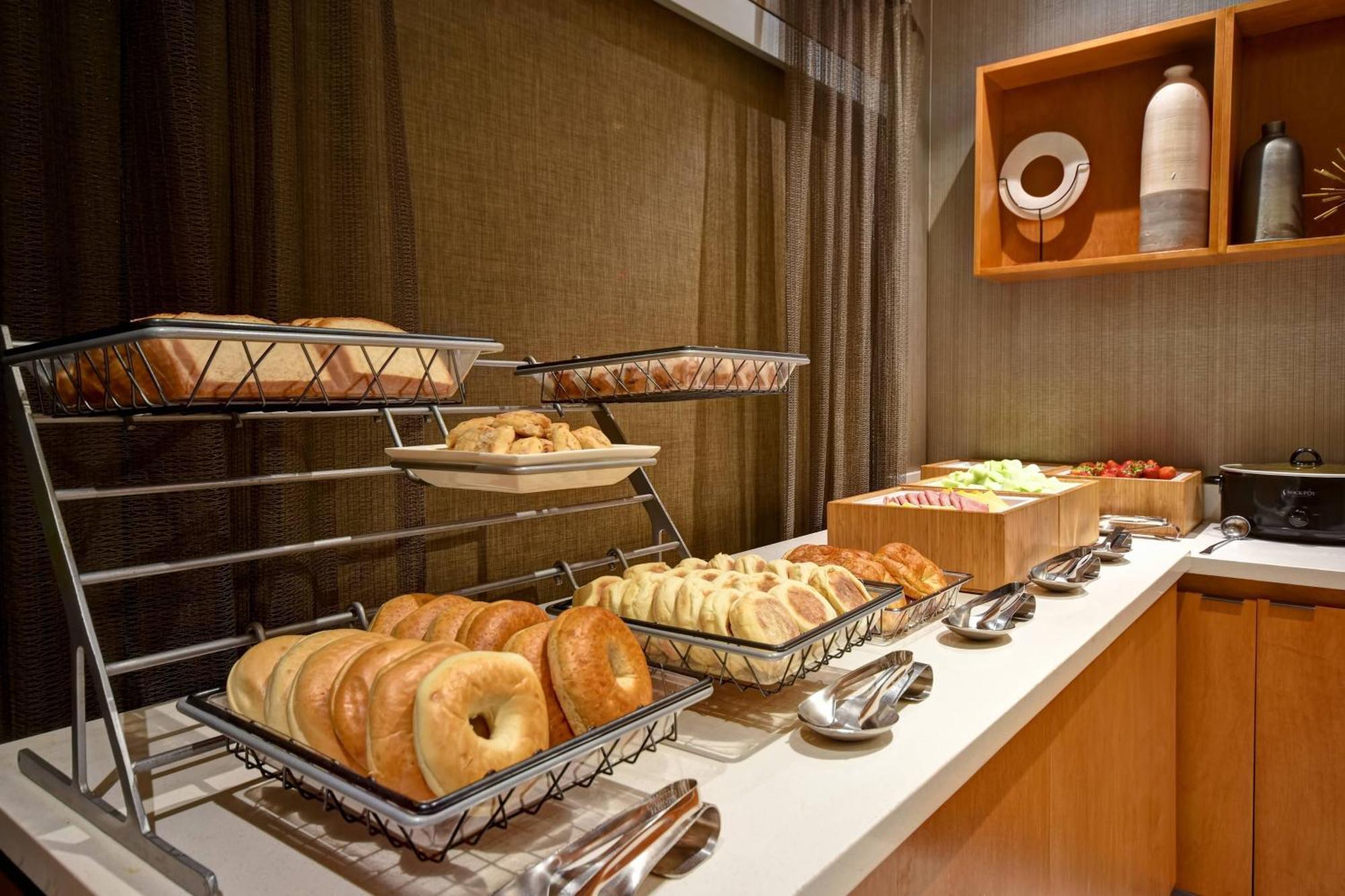Springhill Suites By Marriott Atlanta Kennesaw Bagian luar foto