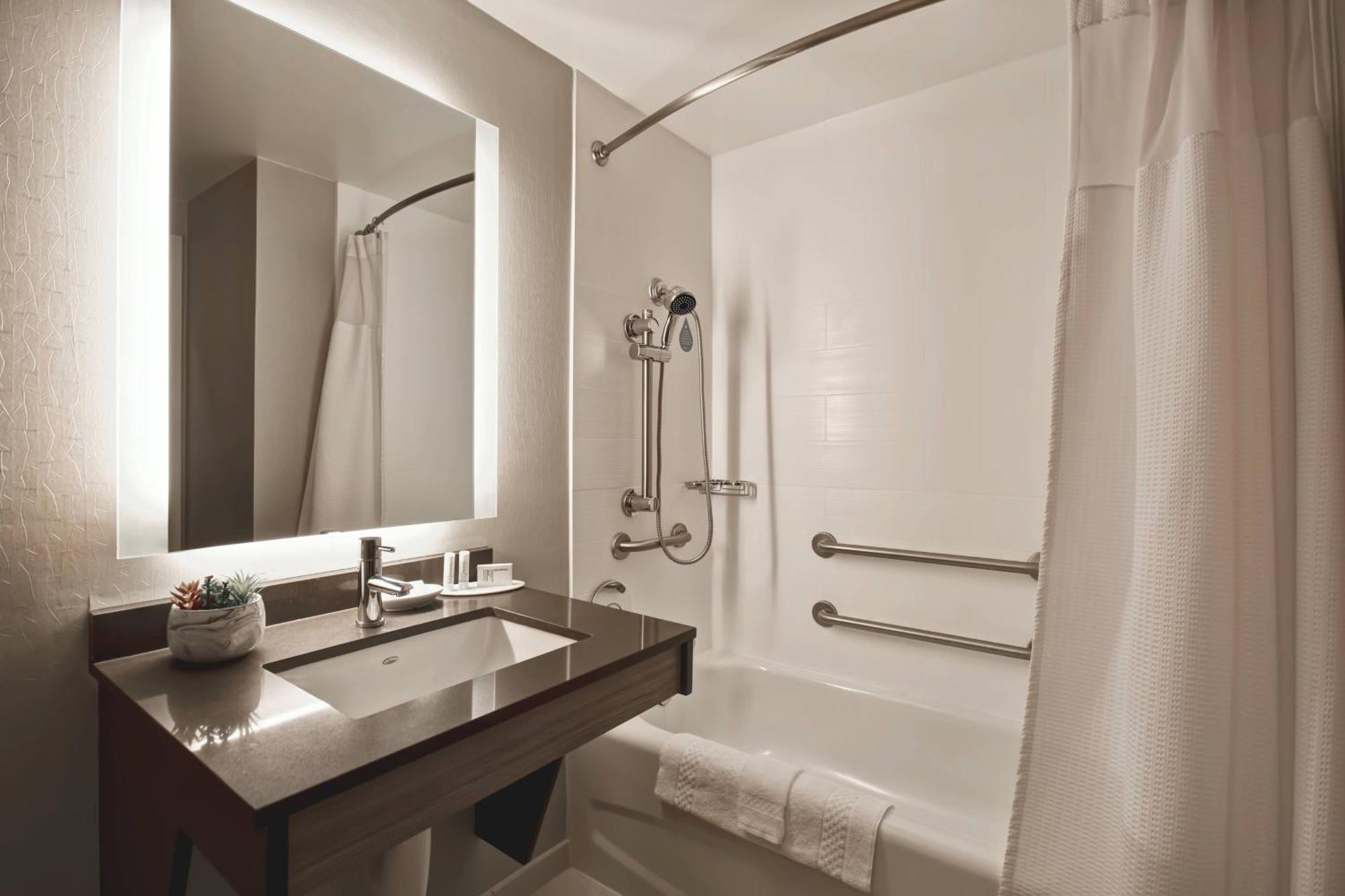 Springhill Suites By Marriott Atlanta Kennesaw Bagian luar foto