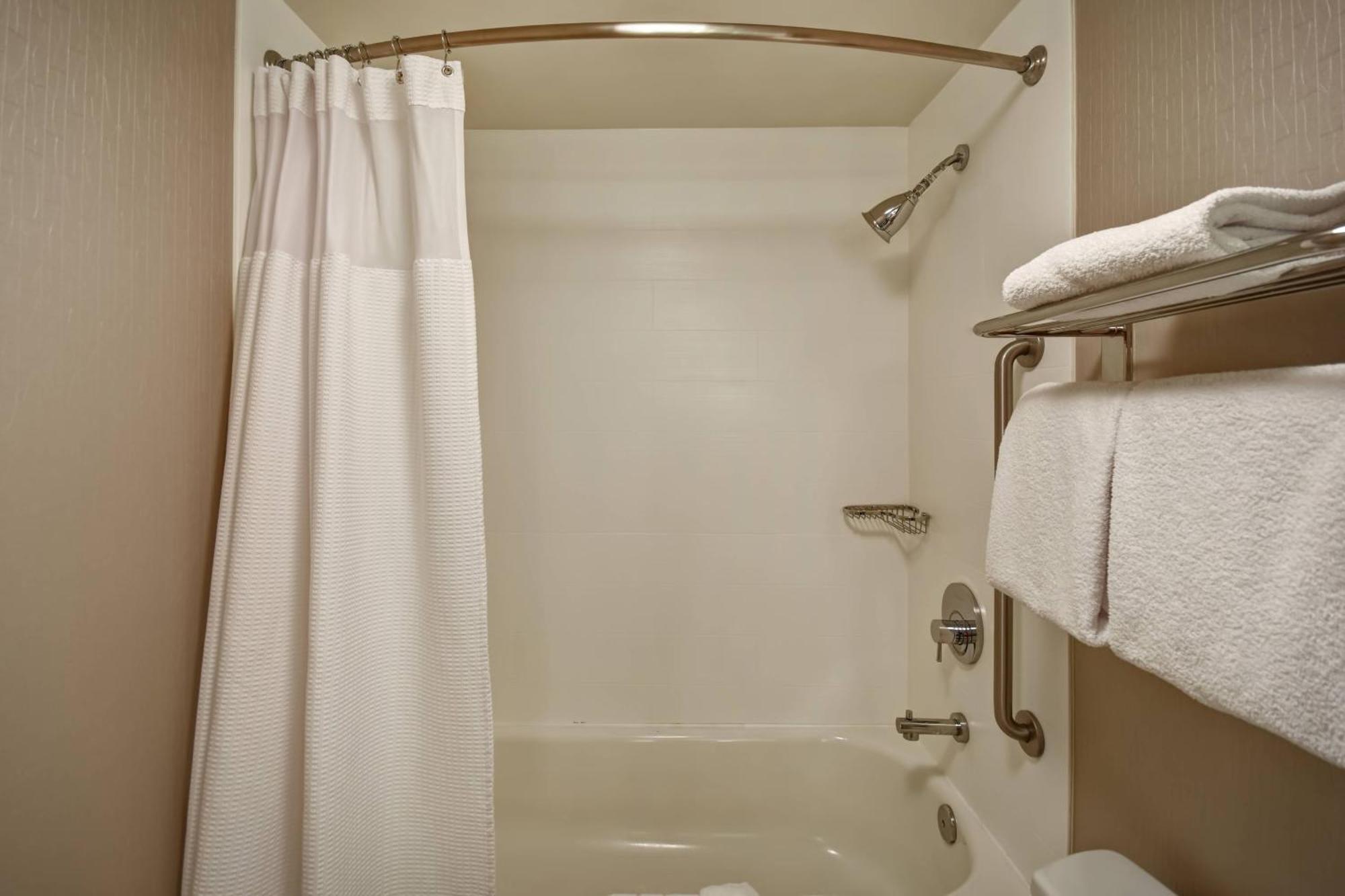 Springhill Suites By Marriott Atlanta Kennesaw Bagian luar foto