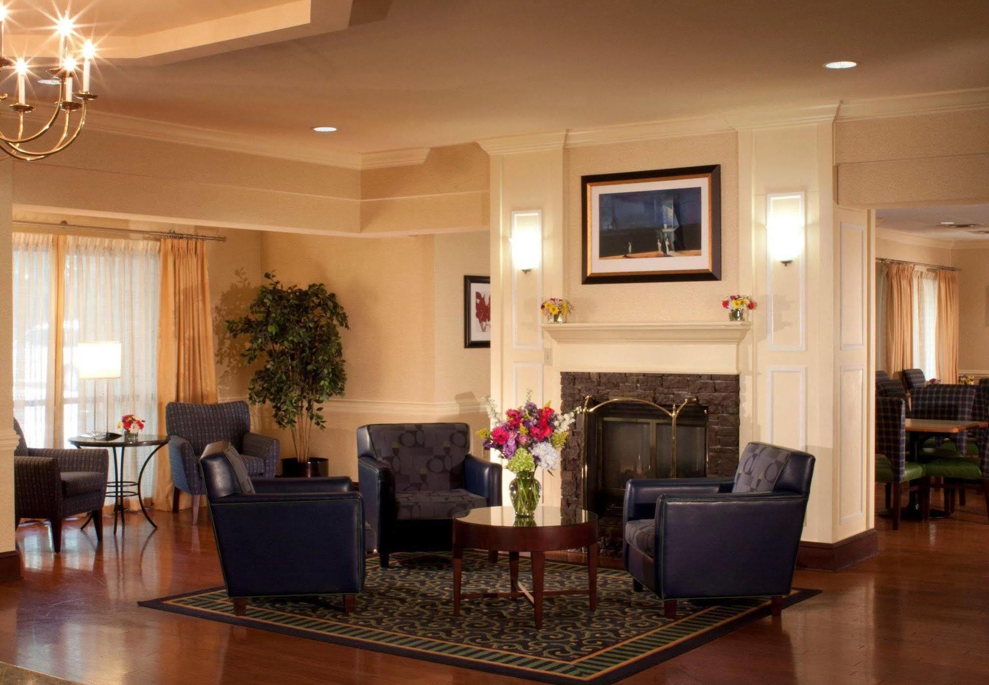Springhill Suites By Marriott Atlanta Kennesaw Bagian luar foto