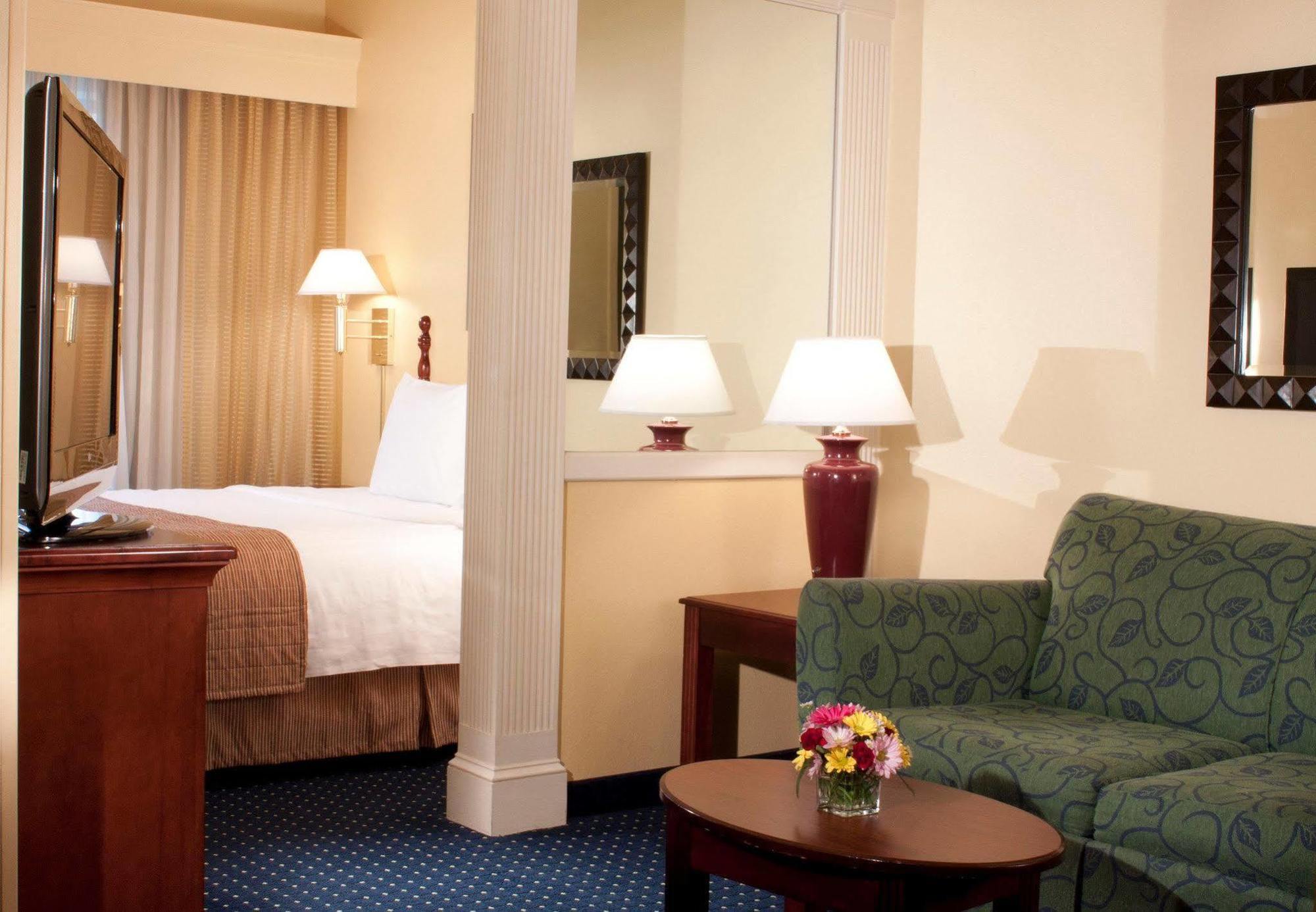 Springhill Suites By Marriott Atlanta Kennesaw Bagian luar foto
